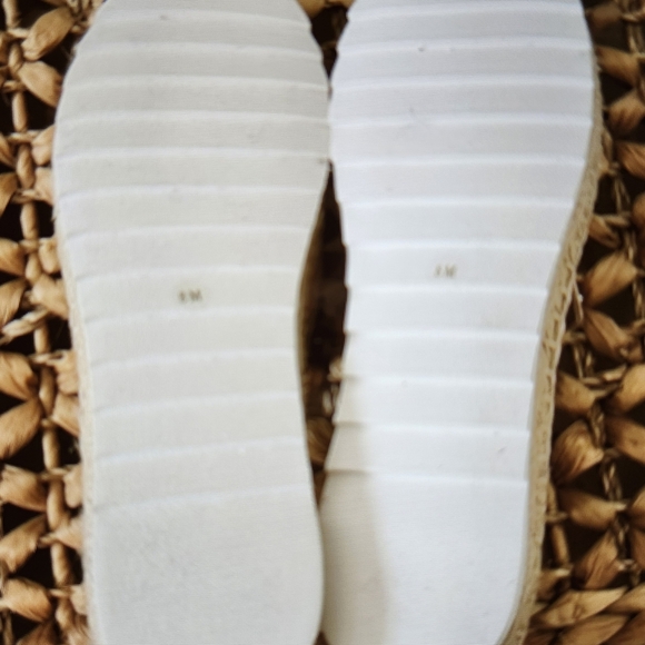 Marc Fisher Women's Pink Slip On Studded Espedrills NWOT - Picture 7 of 9